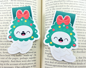 Christmas Cat in Tree Magnetic Bookmark