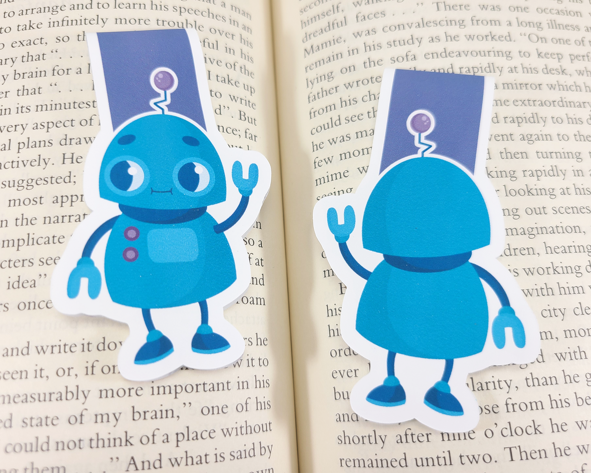 Robot Waving Magnetic Bookmark